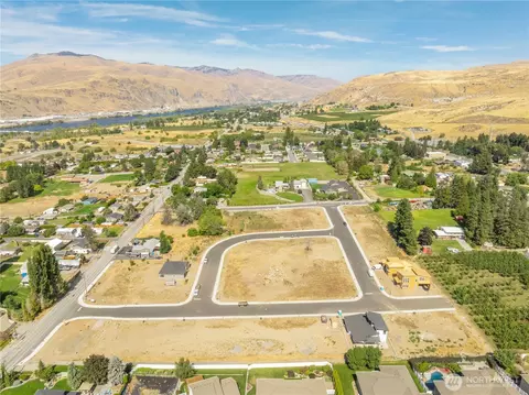 3243 NW Brianna Ave, East Wenatchee, WA 98802