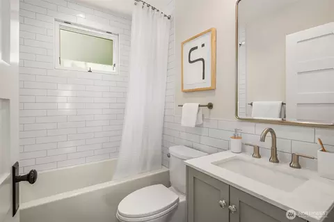 Bath - 1111 19th Ave E, Seattle, WA 98112 photo 3 of 5