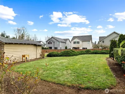 Exterior - 725 232nd St SE, Bothell, WA 98021 photo 11 of 12