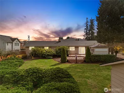 Exterior - 725 232nd St SE, Bothell, WA 98021 photo 3 of 12