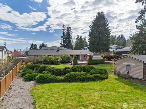 Exterior - 725 232nd St SE, Bothell, WA 98021 photo 4 of 12