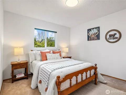 Bedroom - 725 232nd St SE, Bothell, WA 98021 photo 1 of 7