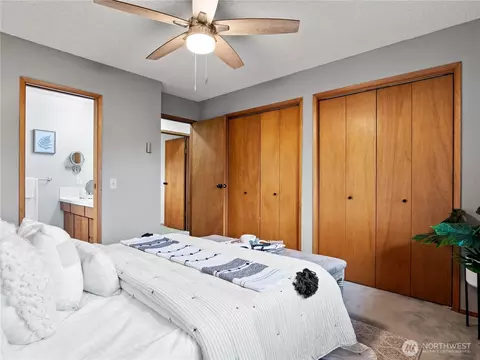 Bedroom - 725 232nd St SE, Bothell, WA 98021 photo 7 of 7