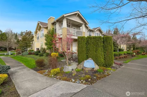 7719 Fairway Ave SE #203, Snoqualmie, WA 98065