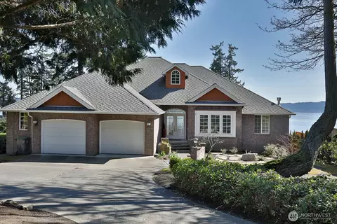 2607 N Bluff Rd, Greenbank, WA 98253