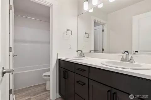 Bath - 3195 Roosevelt Ave, Enumclaw, WA 98022 photo 2 of 5