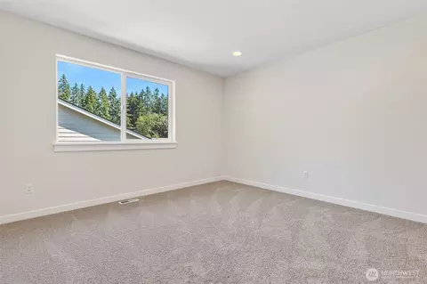 Bedroom - 3195 Roosevelt Ave, Enumclaw, WA 98022 photo 5 of 5