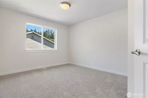 Bedroom - 3195 Roosevelt Ave, Enumclaw, WA 98022 photo 4 of 5
