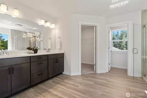Bath - 3195 Roosevelt Ave, Enumclaw, WA 98022 photo 3 of 5