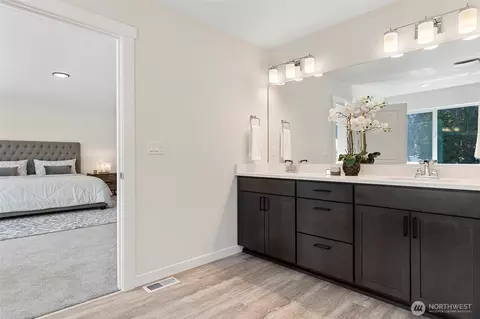 Bath - 3195 Roosevelt Ave, Enumclaw, WA 98022 photo 4 of 5