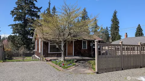 15545 Stone Ave N, Shoreline, WA 98133