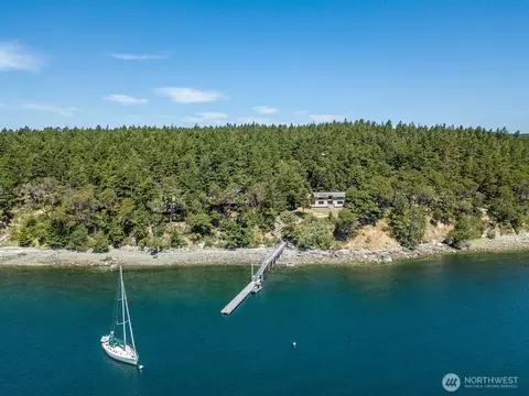 845 Chinook Way, Center Island, WA 98221