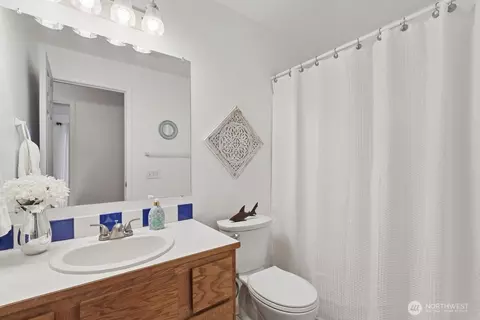 Bath - 314 Broadway Blvd, Algona, WA 98001 photo 1 of 4