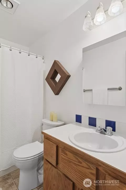 Bath - 314 Broadway Blvd, Algona, WA 98001 photo 3 of 4