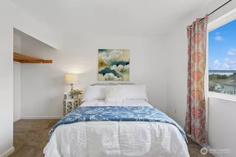 Bedroom - 314 Broadway Blvd, Algona, WA 98001 photo 2 of 3