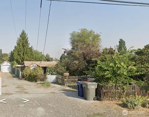 1034 Dakota St, Wenatchee, WA 98801