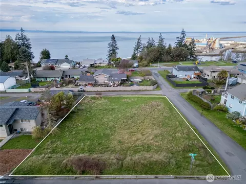 2003 W Fifth St, Port Angeles, WA 98363