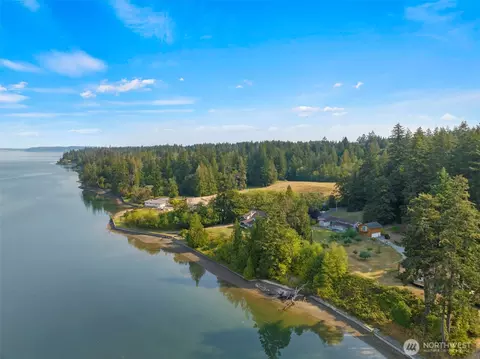 8131 Kerbaugh Rd NE, Olympia, WA 98516