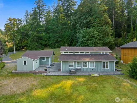 8131 Kerbaugh Rd NE, Olympia, WA 98516