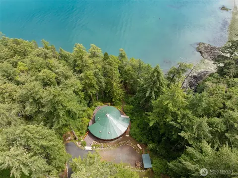 783 Ferry Rd, Lopez Island, WA 98261