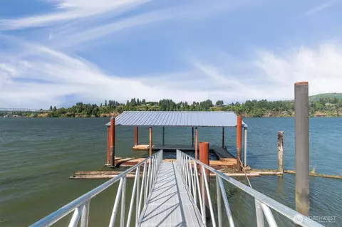 275 State Route 409, Cathlamet, WA 98612