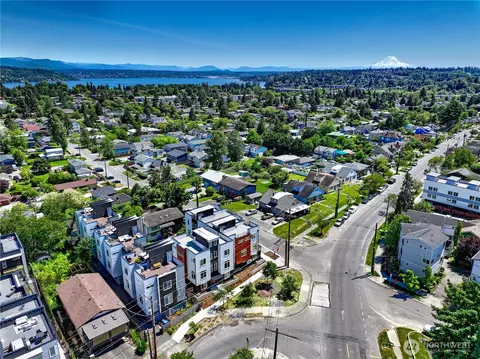 4304 S Holden St, Seattle, WA 98118