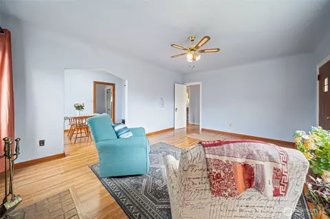Living - 511 E Chestnut St, Walla Walla, WA 99362 photo 4 of 4