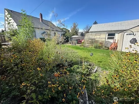 Exterior - 511 E Chestnut St, Walla Walla, WA 99362 photo 5 of 13