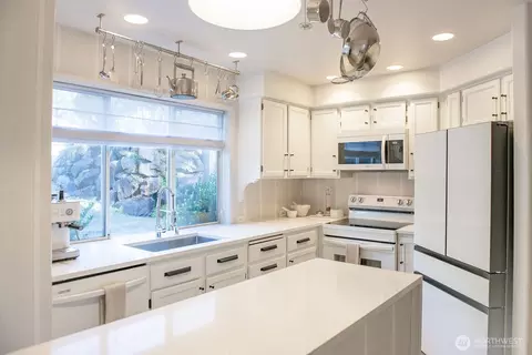3636 255th Ln SE #42, Issaquah, WA 98029