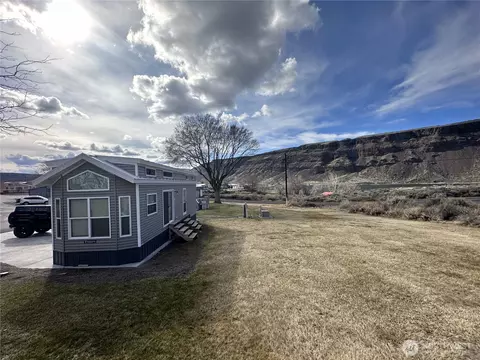 31465 Moore Rd NE #706, Coulee City, WA 99115