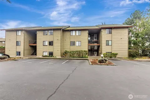 270 SE Barrington Dr #C104, Oak Harbor, WA 98277