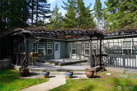 121 N Mallard Way W, Hoodsport, WA 98548