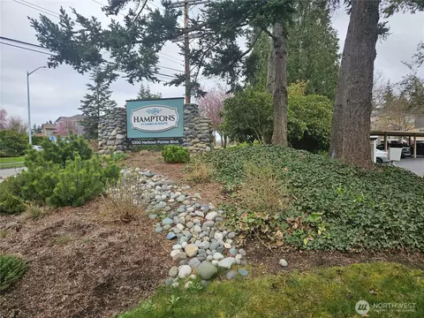 5300 Harbour Pointe Blvd #303B, Mukilteo, WA 98275