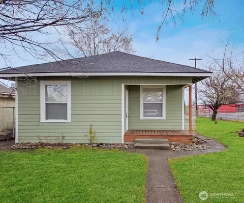 815 S 4th St, Yakima, WA 98901
