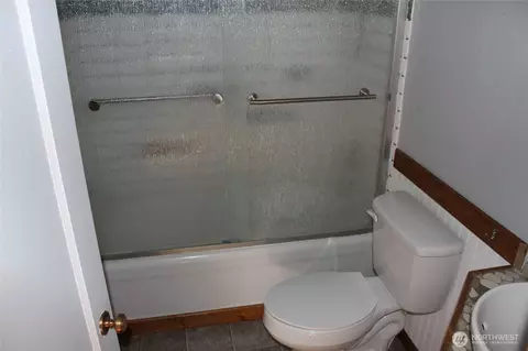 Bath - 112 E 3rd St, Lind, WA 99341 photo 3 of 4