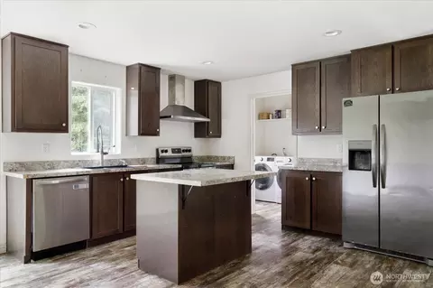 174 Charmayne Dr, Oak Harbor, WA 98277