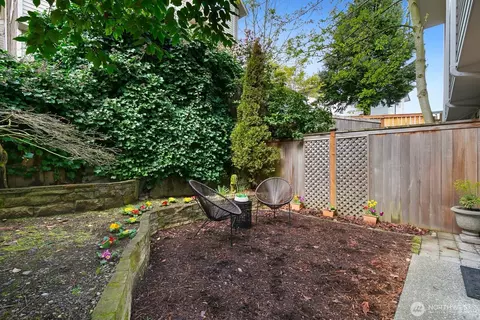 Exterior - 125 20th Ave E #B, Seattle, WA 98112 photo 4 of 5