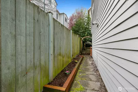 Exterior - 125 20th Ave E #B, Seattle, WA 98112 photo 5 of 5