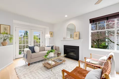 Living - 125 20th Ave E #B, Seattle, WA 98112 photo 3 of 3