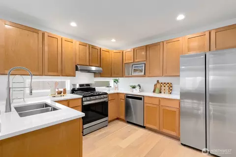 Kitchen - 125 20th Ave E #B, Seattle, WA 98112 photo 1 of 3