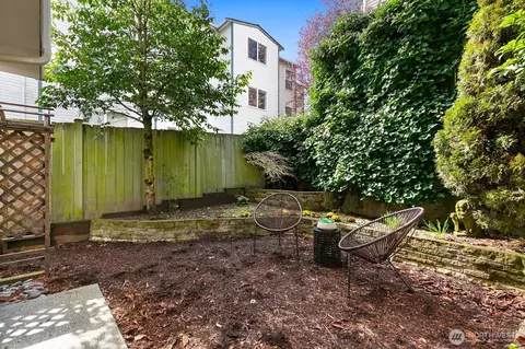 Exterior - 125 20th Ave E #B, Seattle, WA 98112 photo 3 of 5