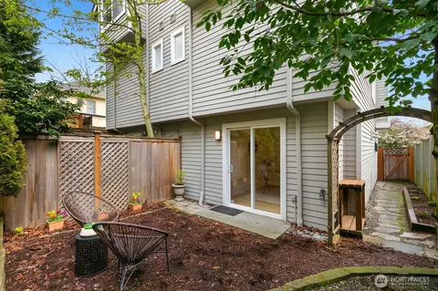 Exterior - 125 20th Ave E #B, Seattle, WA 98112 photo 2 of 5