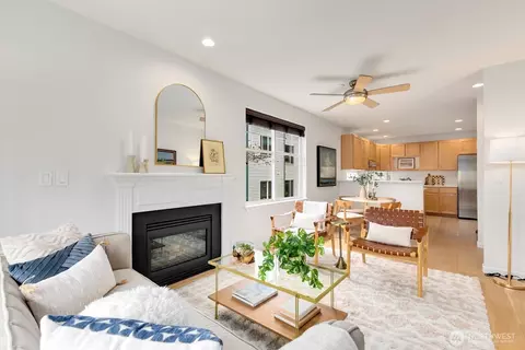 Living - 125 20th Ave E #B, Seattle, WA 98112 photo 2 of 3