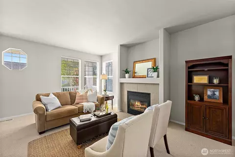 Living - 7413 144th Ave E, Sumner, WA 98390 photo 3 of 6