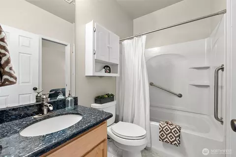 Bath - 7413 144th Ave E, Sumner, WA 98390 photo 2 of 2