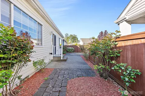 Exterior - 7413 144th Ave E, Sumner, WA 98390 photo 4 of 6
