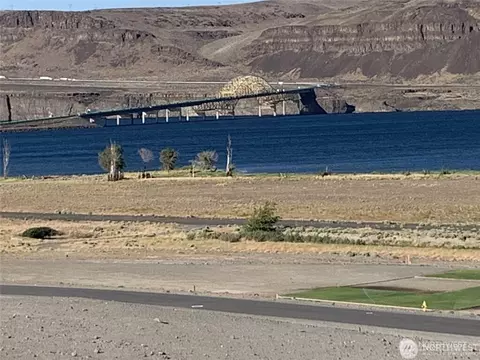 70 King Salmon Ct, Vantage, WA 98950