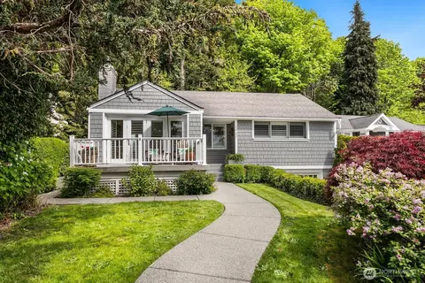 5442 Beach Dr SW, Seattle, WA 98136