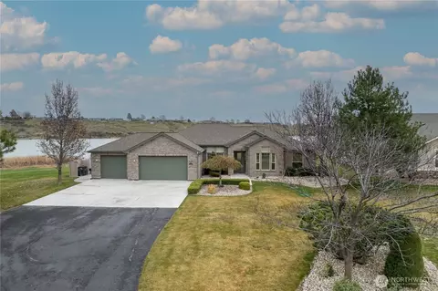 8298 Road 32 NE, Moses Lake, WA 98837