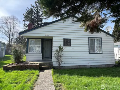 9023 37th Ave S, Seattle, WA 98118